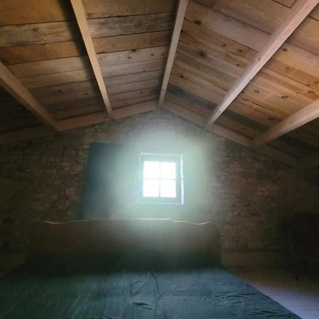 La Chapelle-Themer Nuit Insolite, Chambre Au Dessus D'Une Etable מראה חיצוני תמונה
