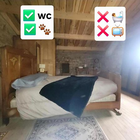 La Chapelle-Themer Nuit Insolite, Chambre Au Dessus D'Une Etable מראה חיצוני תמונה