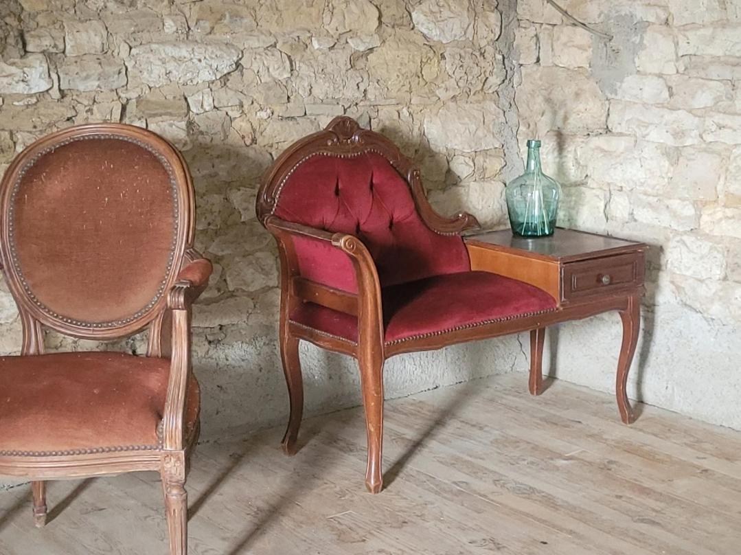 La Chapelle-Themer Nuit Insolite, Chambre Au Dessus D'Une Etable מראה חיצוני תמונה